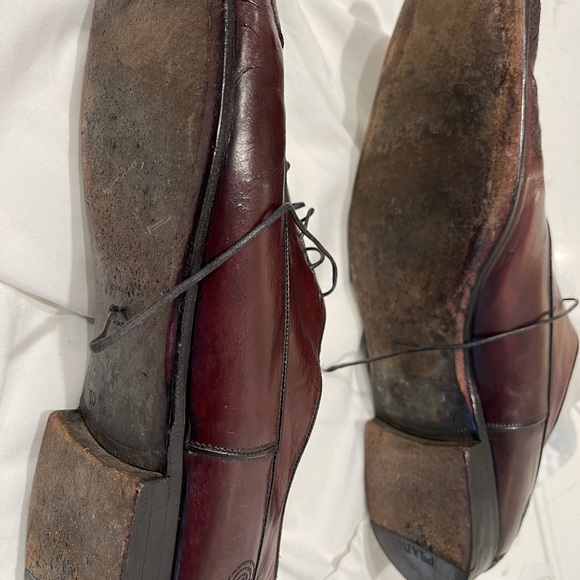 Prada Men’s Burgundy w/black special ed detail - Picture 3 of 9